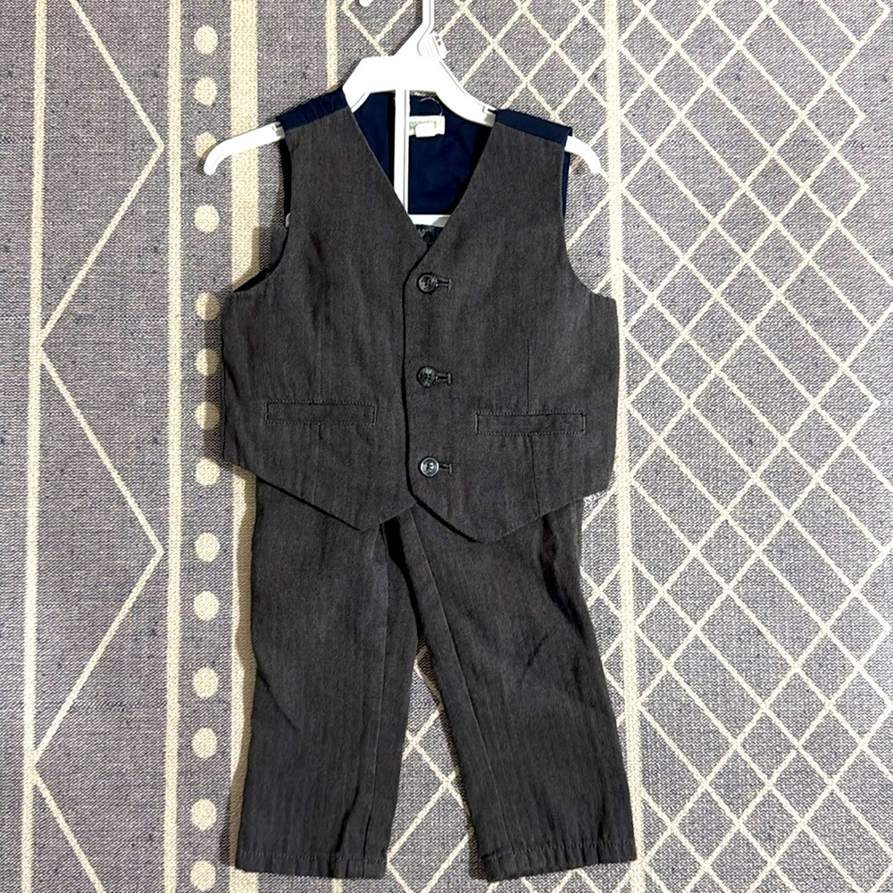 Gently used vest and pants set 2T
